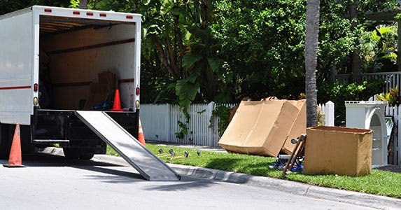 Keep the van as briefly as possible © Chuck Wagner/Shutterstock.com