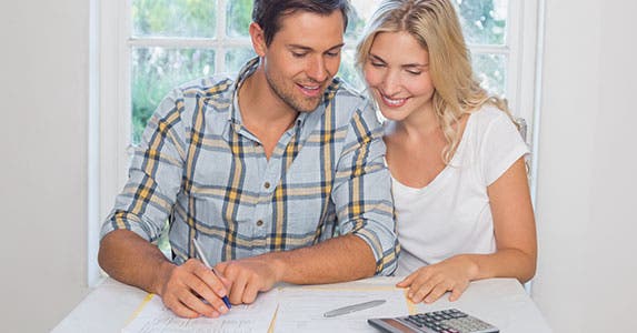 You can beat rising bank fees © lightwavemedia/Shutterstock.com
