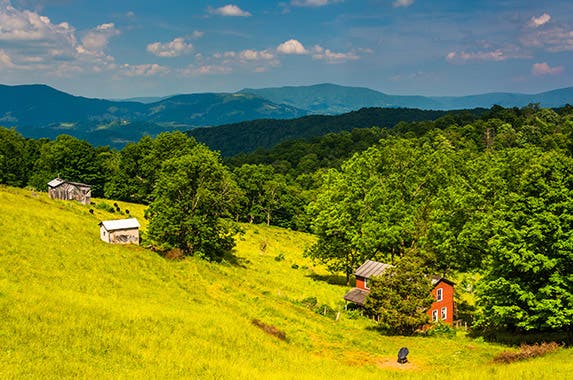 West Virginia © Jon Bilous/Shutterstock.com