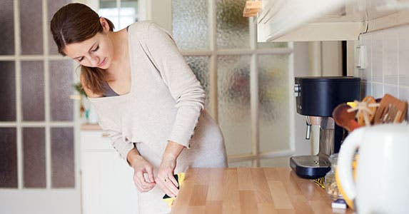 Avoid midday chores © l i g h t p o e t/Shutterstock.com