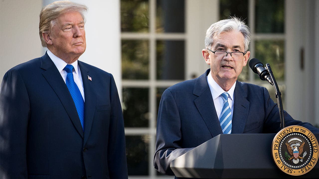 Jerome Powell and Donald Trump at White House