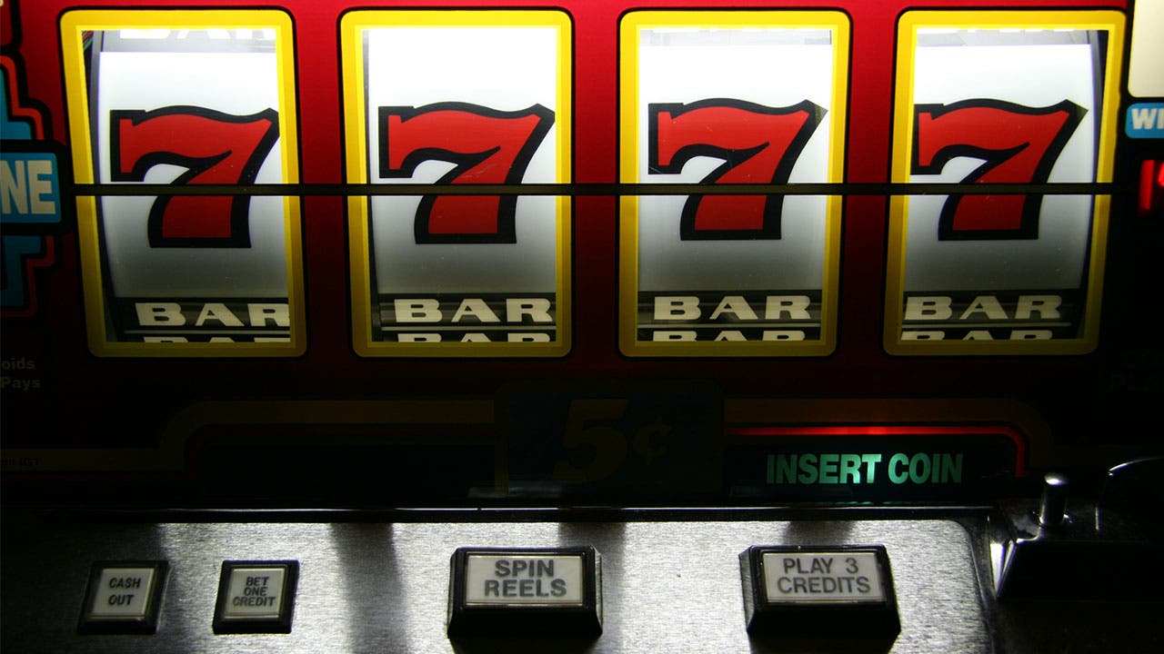 Casino slot machine