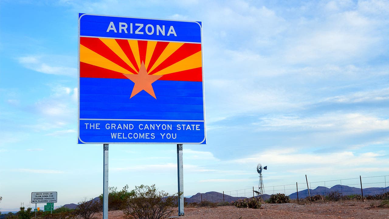 Welcome to Arizona sign