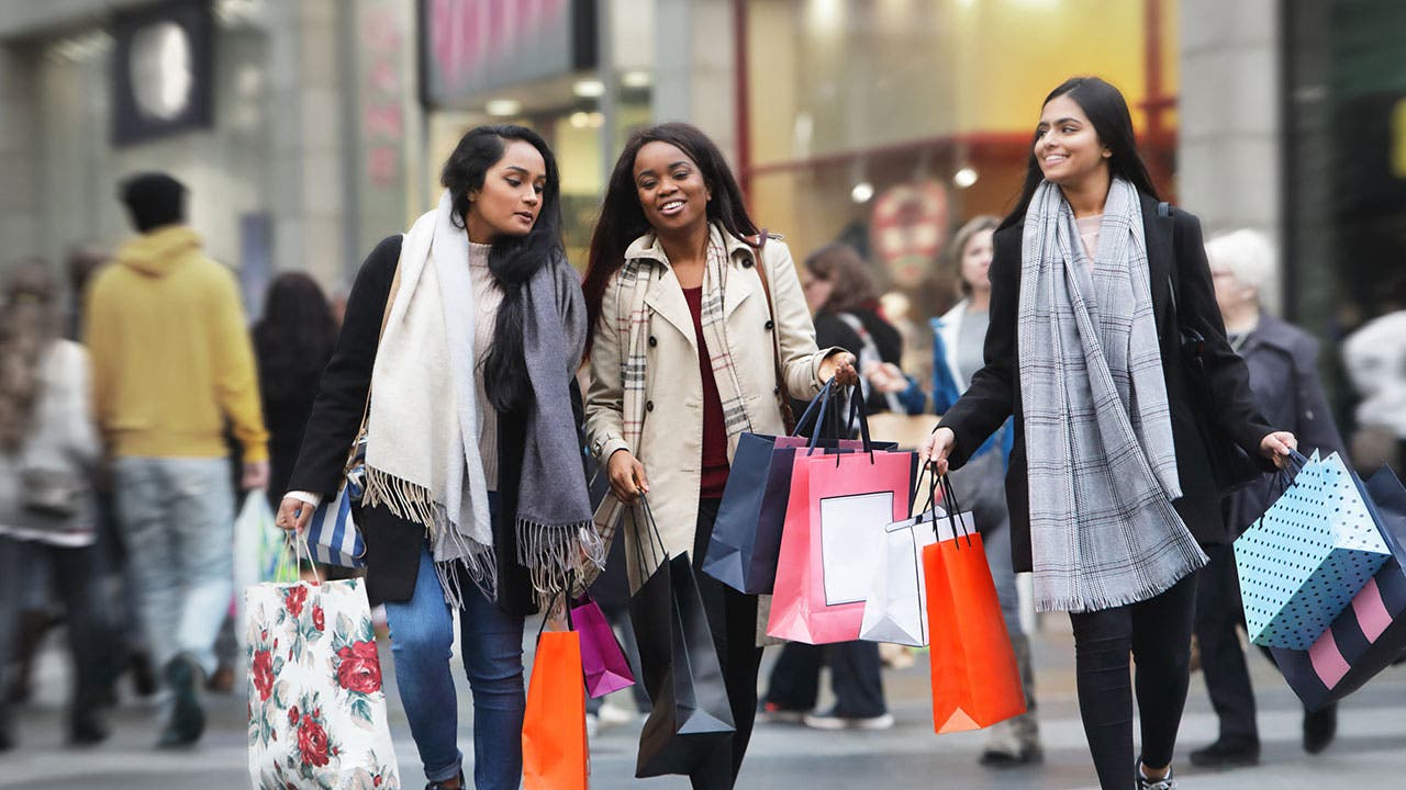 Friends walking and shopping