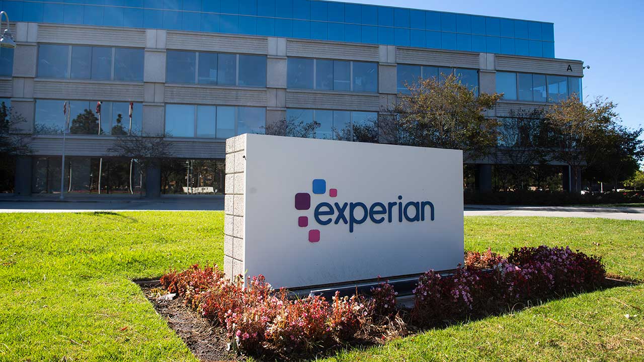 lift an experian credit ze