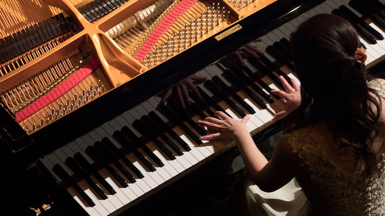 Piano player playing