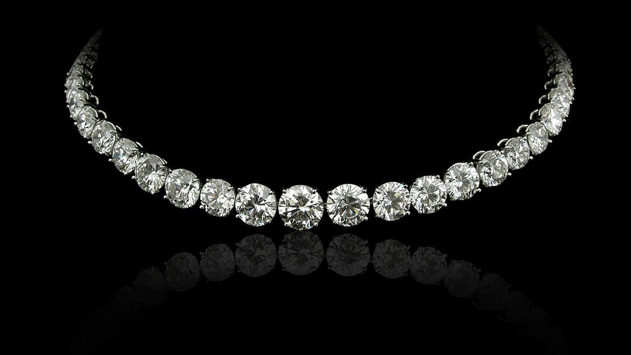 Round diamond necklace