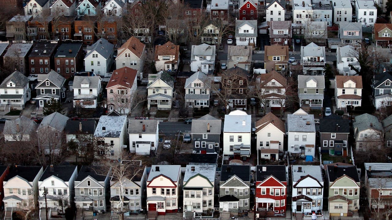 Mortgage rates drop to another record low as home prices jump