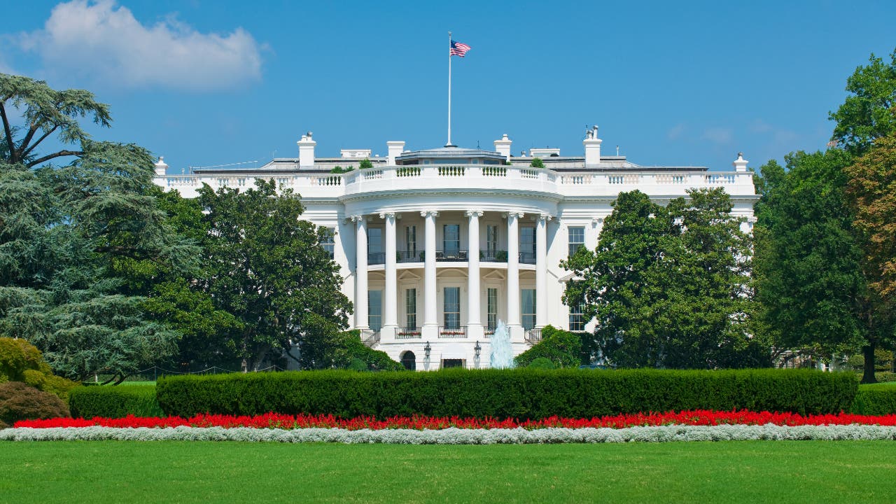 5 questions about student loans we wish they’d ask at the presidential debates